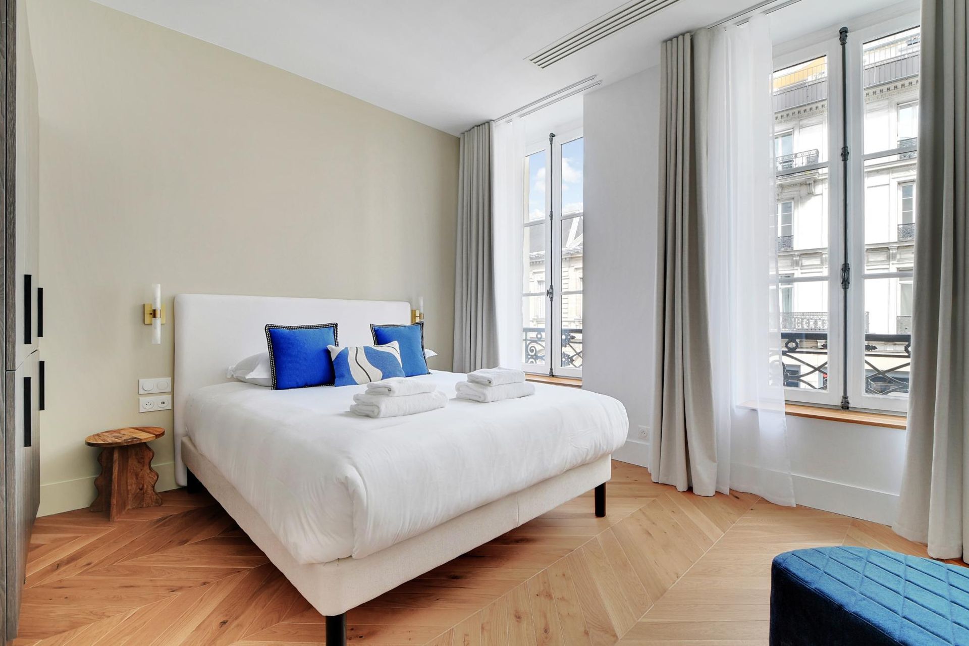 2 bedroom apartment in Paris Haussmann