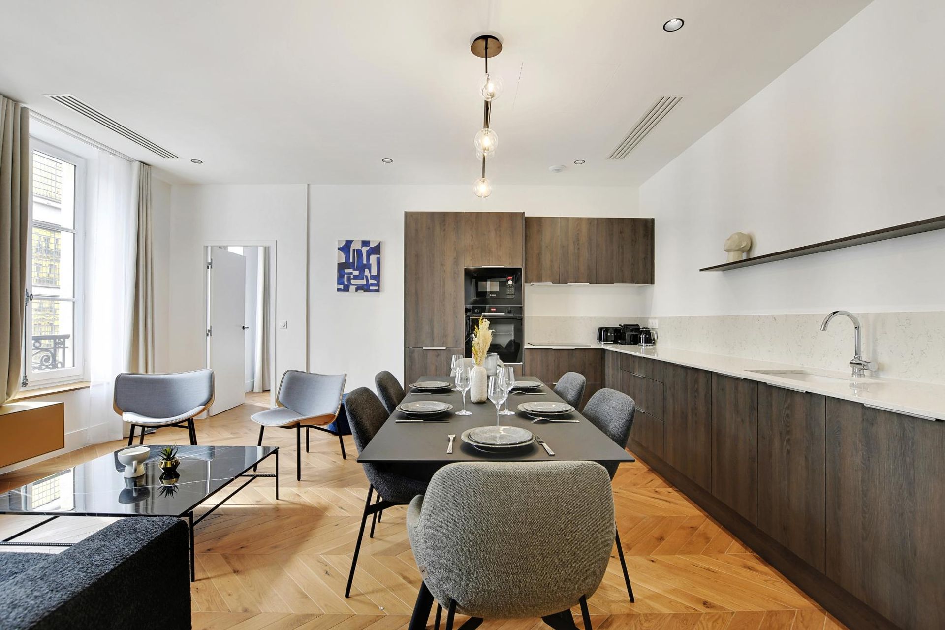 2 bedroom apartment in Paris Haussmann