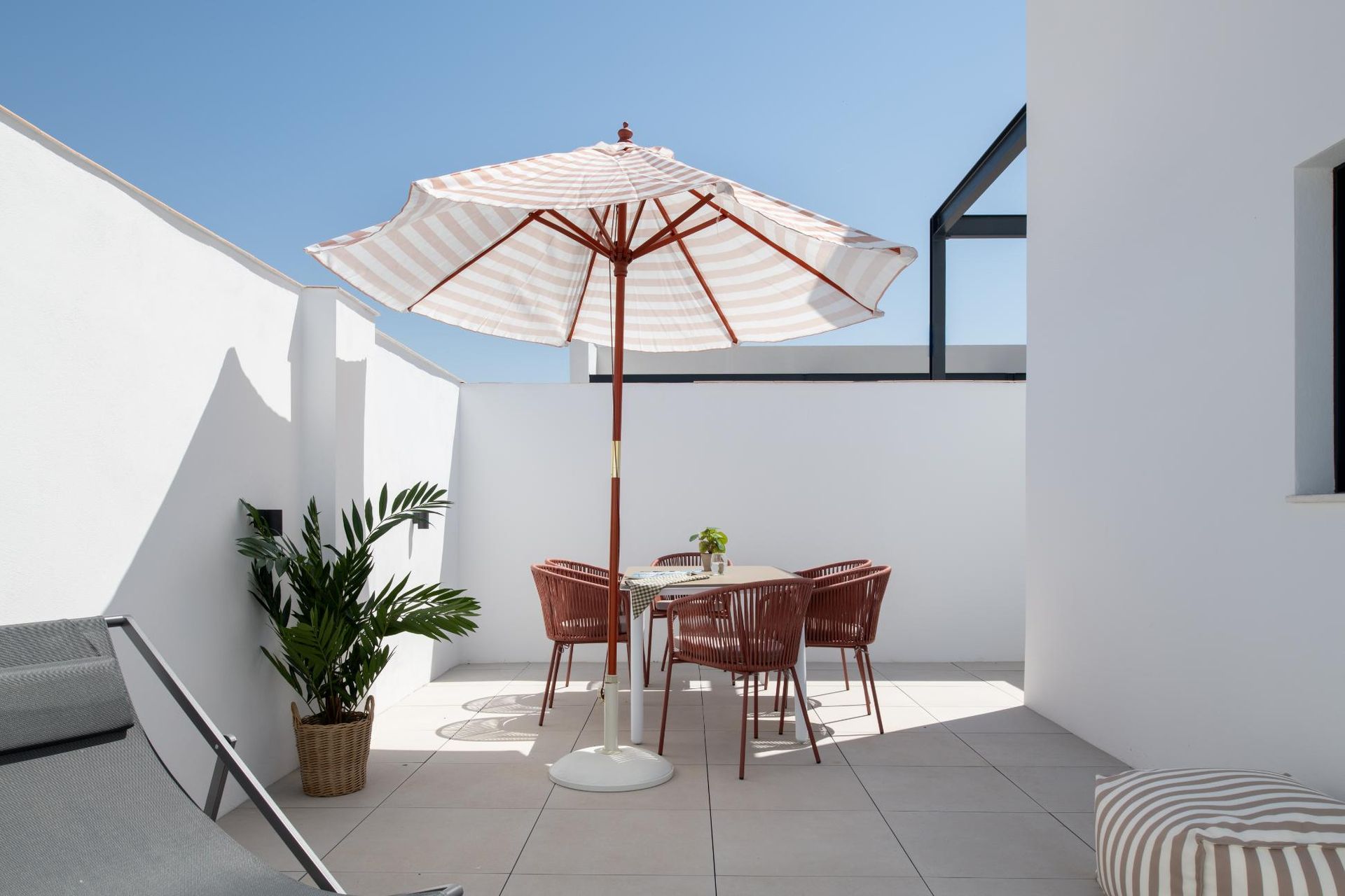 Apartamento de 2 dormitorios con terraza en Seville Triana