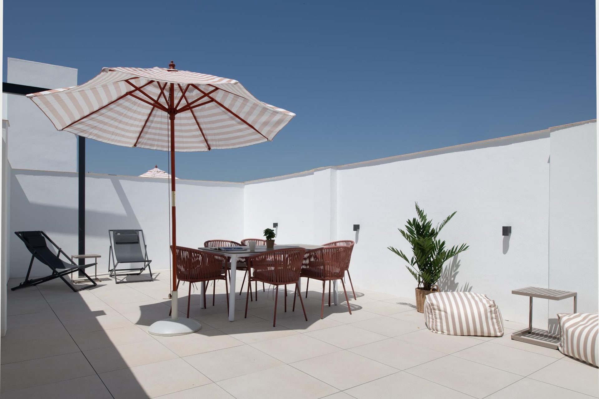 Apartamento de 2 dormitorios con terraza en Seville Triana