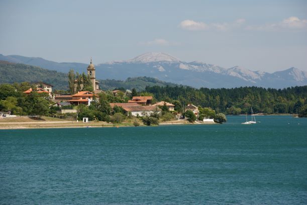 Excursiones desde Vitoria: Embalse Ullíbarri Gamboa y playas de Landa y Garaio