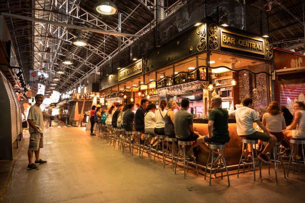 Where to eat in the neighborhood of Sant Antoni in Barcelona: Discover the best flavors of the city.