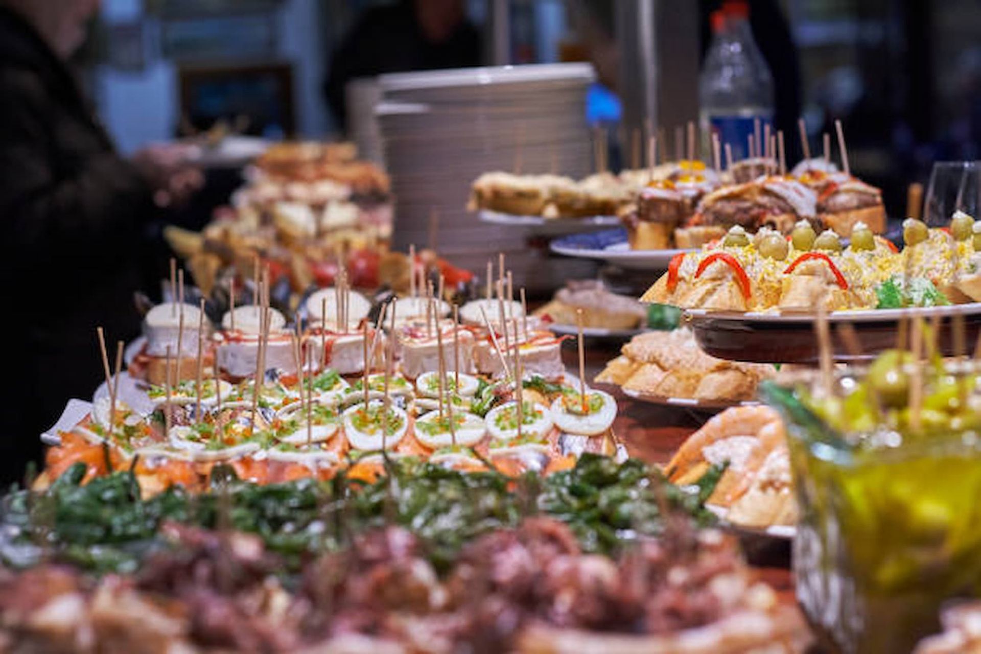 A pintxos route along Ledesma street