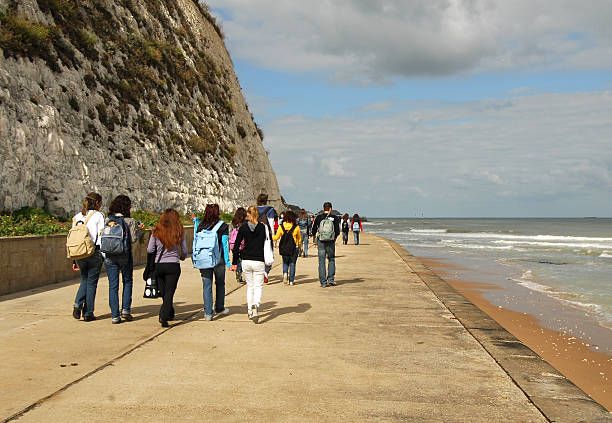 ¿Estás organizando una excursión para colegios con destino San Sebastián? ¿Necesitas alojamiento para ti y tus alumnos?