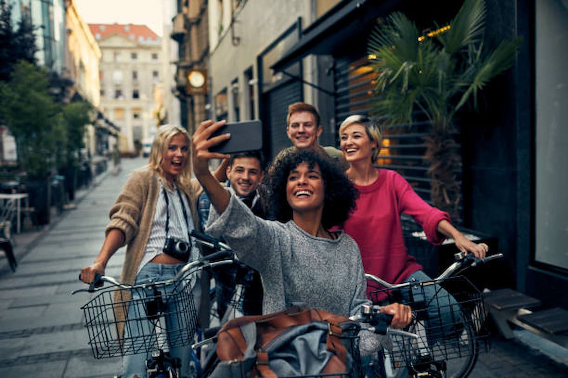 Discover the advantages of traveling in a group with us!